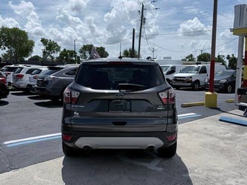 Used 2018 Ford Escape SE AWD/4WD image 5