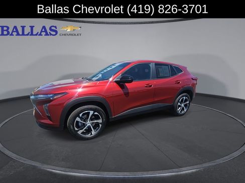 Certified 2024 Chevrolet Trax RS w/ Sunroof Package FWD image 4