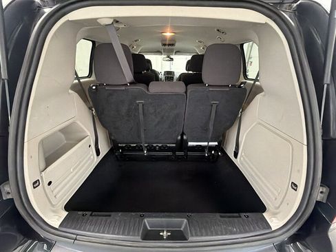 Used 2018 Dodge Grand Caravan SE w/ UConnect Hands-Free Group FWD image 15