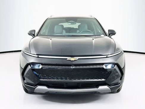 Used 2025 Chevrolet Equinox EV LT image 2