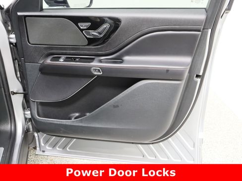 Used 2024 Lincoln Aviator 2WD w/ Premium Package image 40