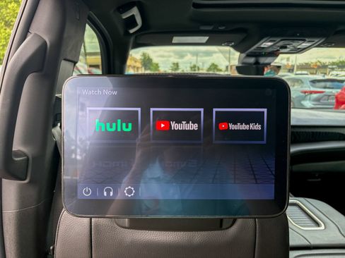 Used 2024 GMC Yukon XL Denali w/ Advanced Technology Package AWD/4WD image 30