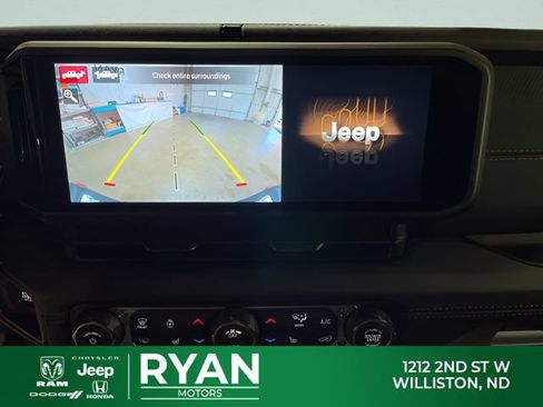 New 2026 Jeep Gladiator Mojave w/ Technology Group AWD/4WD image 30