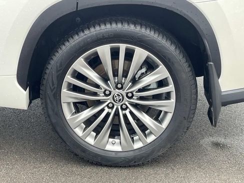 Used 2021 Toyota Highlander Platinum AWD/4WD image 13