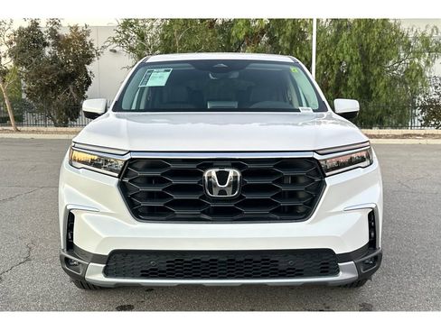 Certified 2025 Honda Pilot EX-L image 9