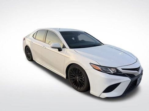 Used 2019 Toyota Camry SE image 11