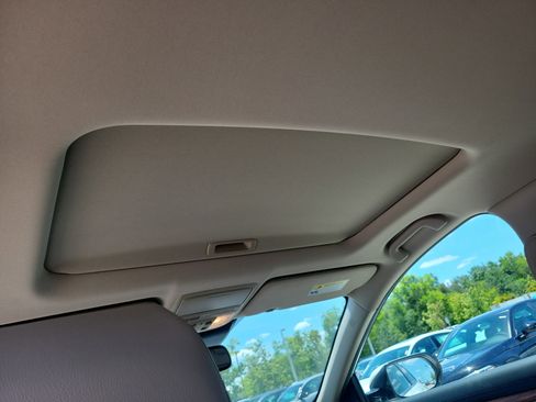 Used 2017 Honda CR-V Touring image 18