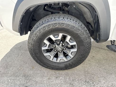Used 2023 Toyota Tacoma TRD Off-Road image 60
