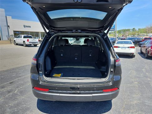 New 2025 Jeep Grand Cherokee Altitude AWD/4WD image 5