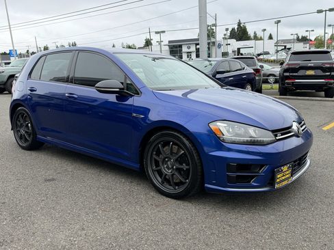 Used 2017 Volkswagen Golf 4-Door AWD/4WD image 5