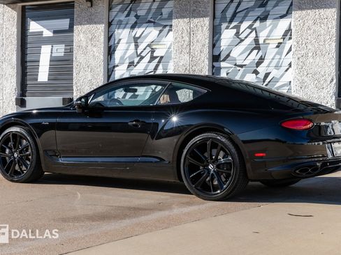 Used 2023 Bentley Continental GT V8 image 10