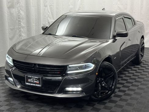Used 2018 Dodge Charger GT image 4
