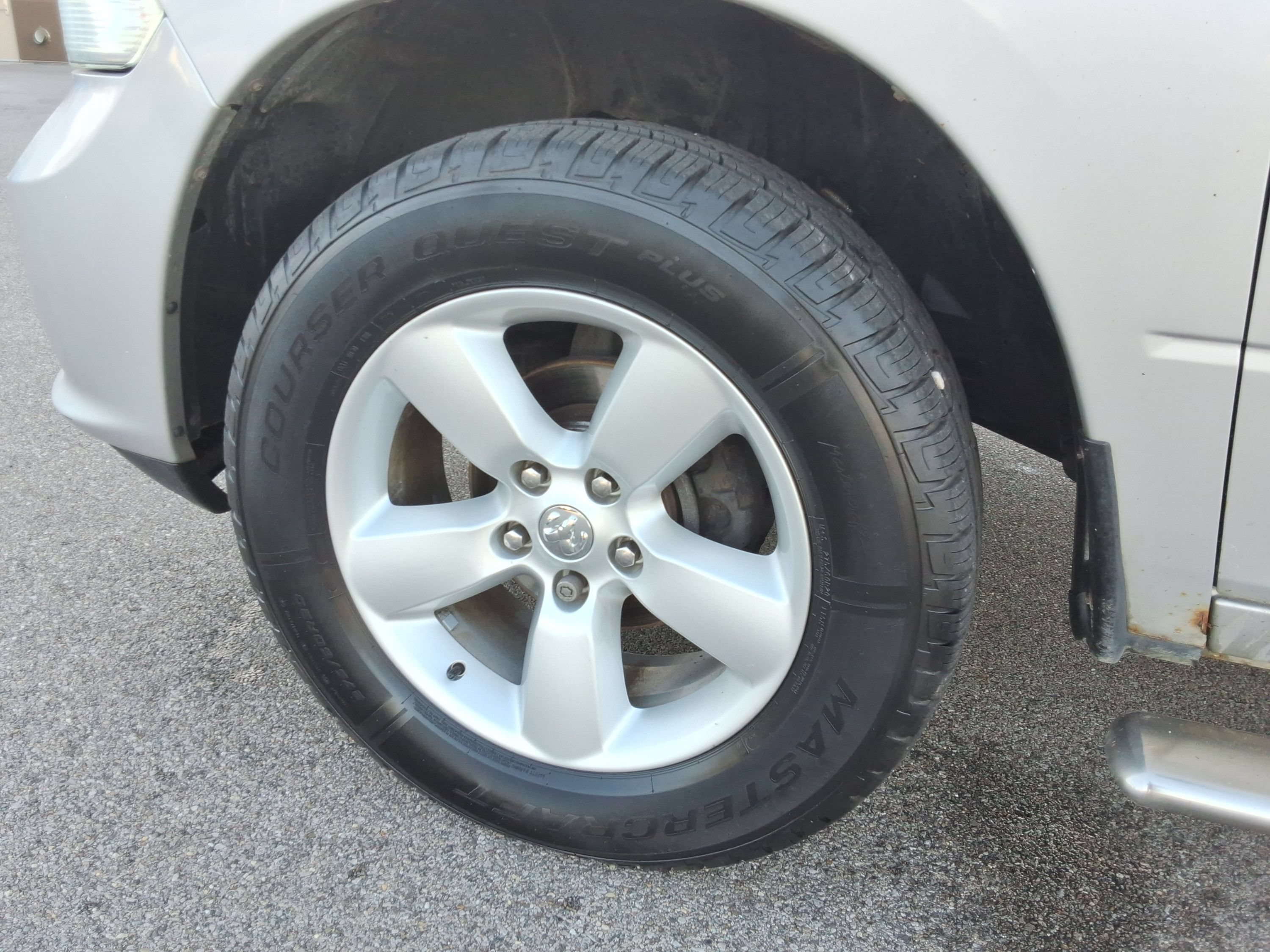 Used 2013 RAM 1500 Express AWD/4WD image 39