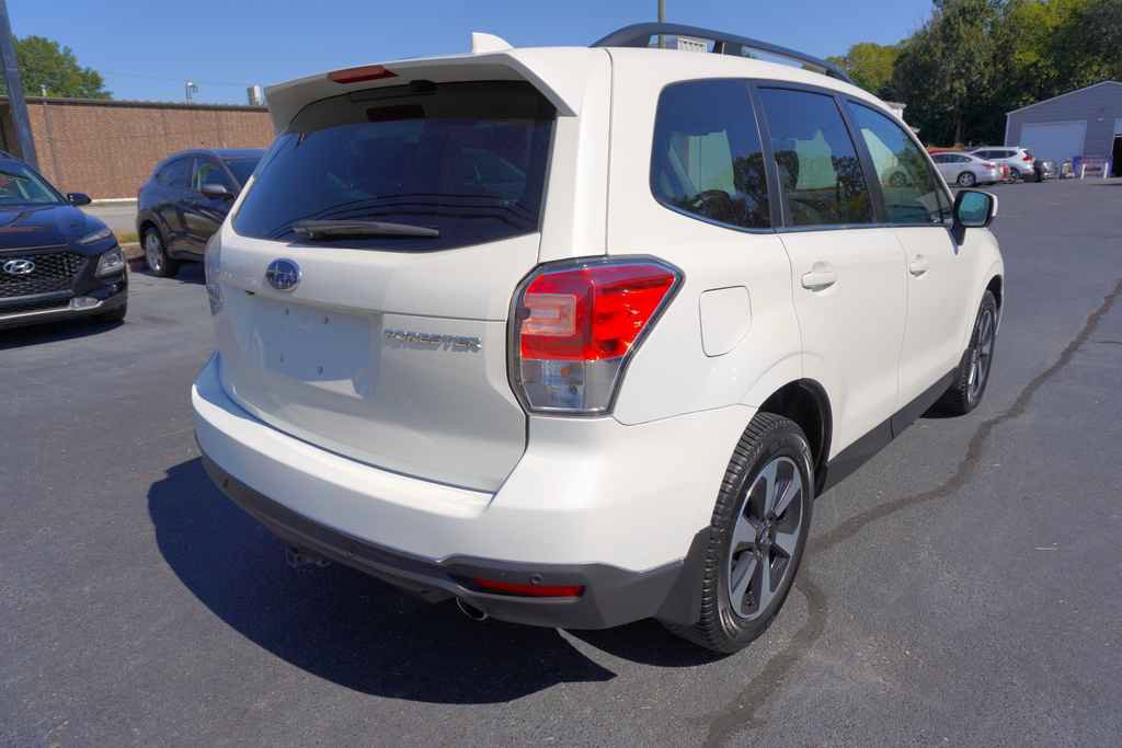 Used 2018 Subaru Forester 2.5i Limited AWD/4WD image 6