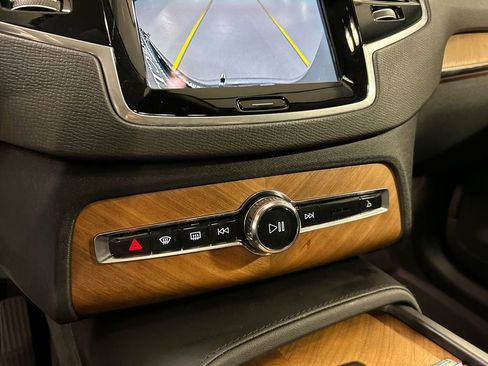 Certified 2023 Volvo XC90 B5 Plus w/ Protection Package AWD/4WD image 18