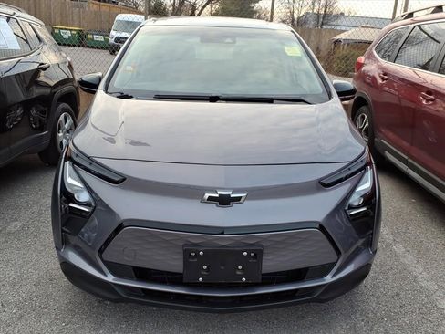 Used 2023 Chevrolet Bolt LT image 2