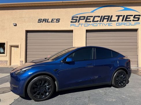 Used 2024 Tesla Model Y 2WD image 8