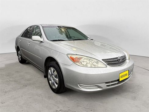 Used 2004 Toyota Camry LE image 5
