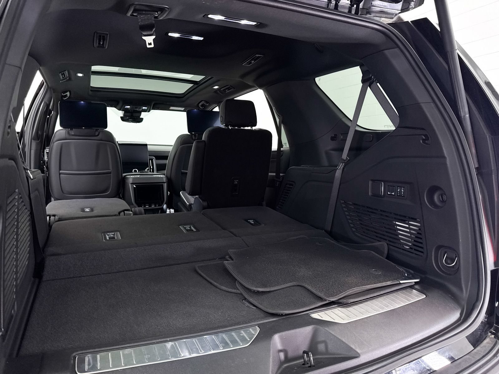 Used 2025 GMC Yukon AT4 Ultimate AWD/4WD image 33