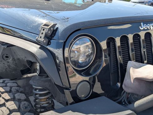 Used 2018 Jeep Wrangler Unlimited Sport S AWD/4WD image 10