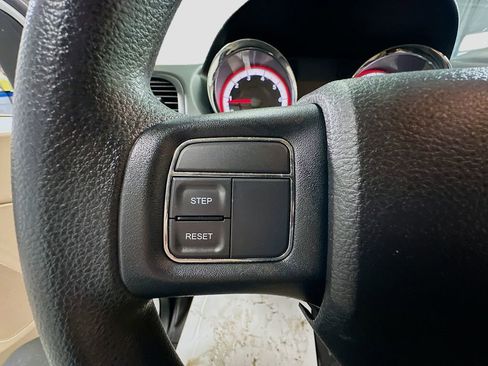 Used 2014 Dodge Grand Caravan SE w/ Quick Order Package 29E SE FWD image 32