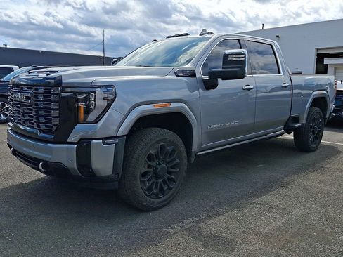 Certified 2025 GMC Sierra 2500 Denali Ultimate w/ Snow Plow Prep/Camper Package image 2