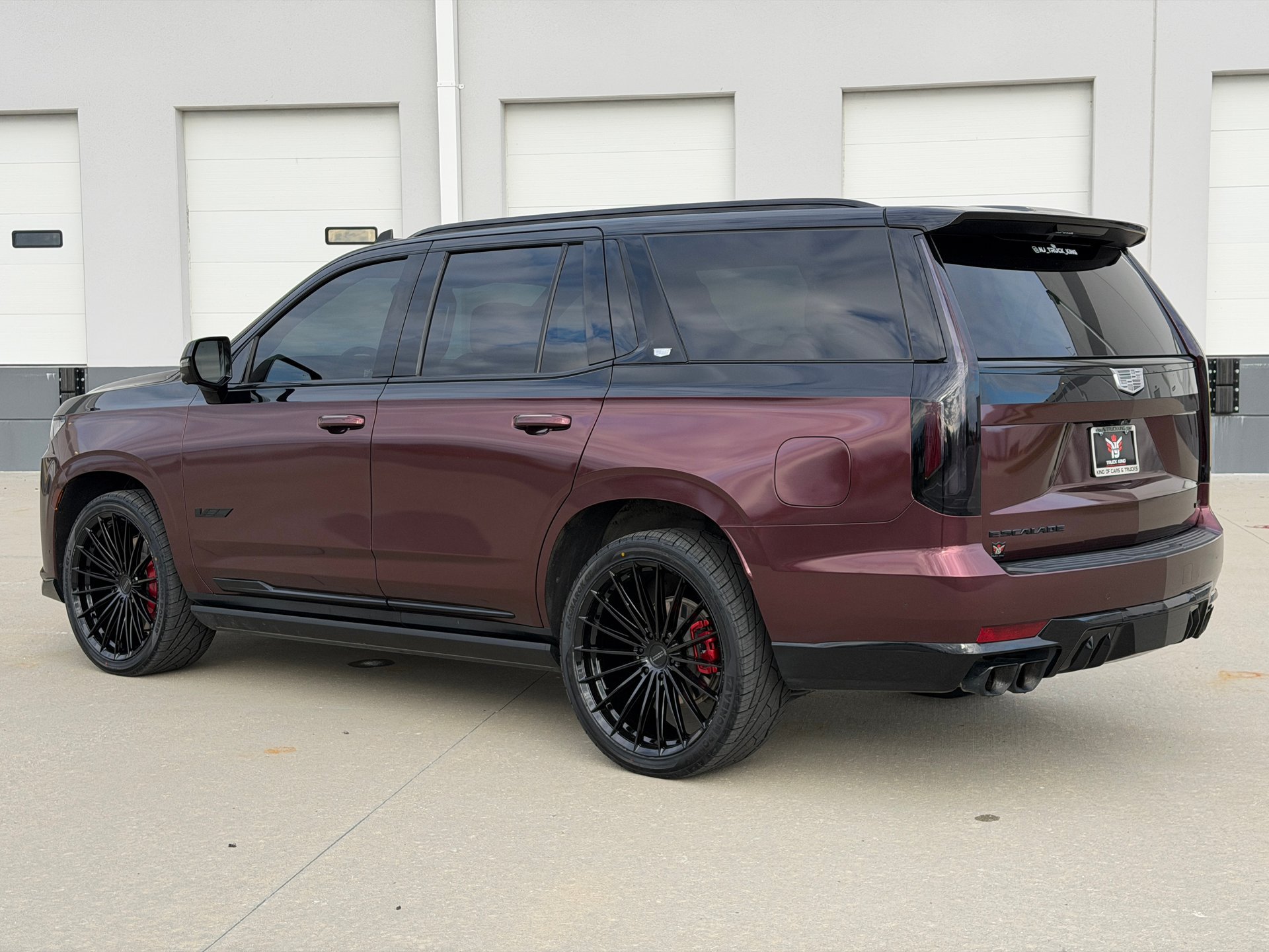 Used 2023 Cadillac Escalade V w/ LPO, ONYX Package AWD/4WD image 25