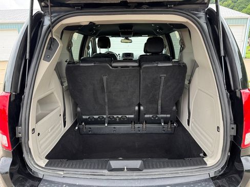 Used 2020 Dodge Grand Caravan SXT FWD image 11