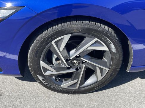 Used 2024 Hyundai Elantra SEL w/ Convenience Package FWD image 5