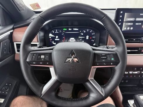 Used 2025 Mitsubishi Outlander SEL AWD/4WD image 24