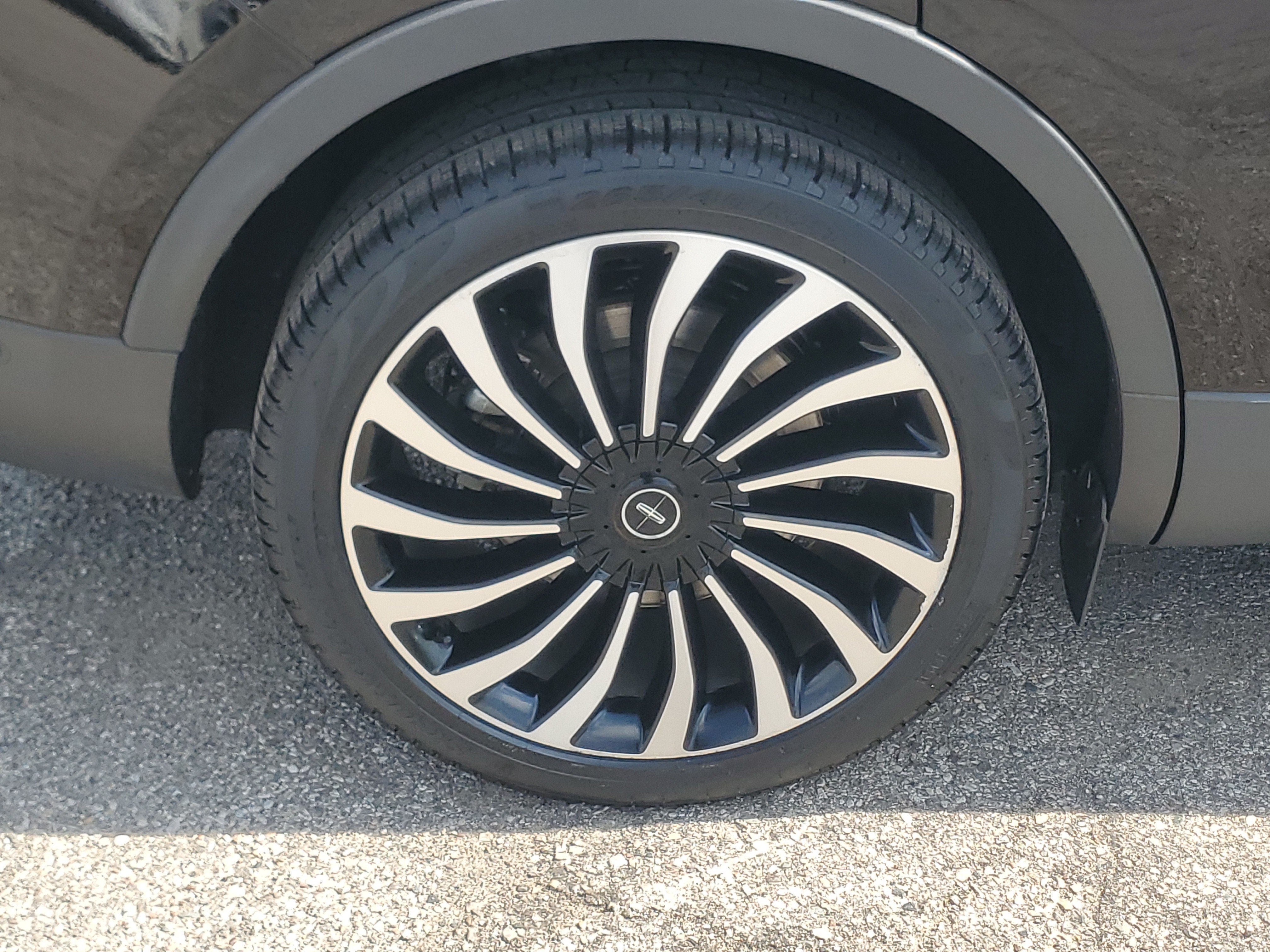 Certified 2023 Lincoln Nautilus Black Label w/ Class II Trailer Tow Package AWD/4WD image 7