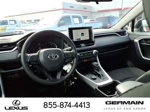 Used 2025 Toyota RAV4 LE AWD/4WD image 12