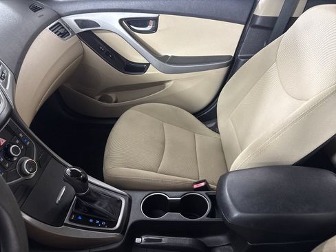 Used 2016 Hyundai Elantra SE FWD image 18