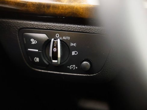 Used 2018 Audi Q5 2.0T Premium image 29