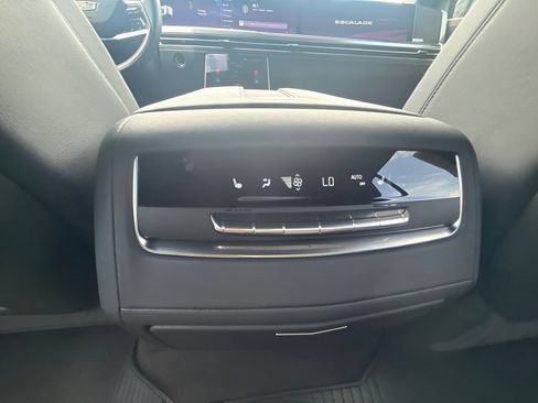 Used 2025 Cadillac Escalade Sport AWD/4WD image 12