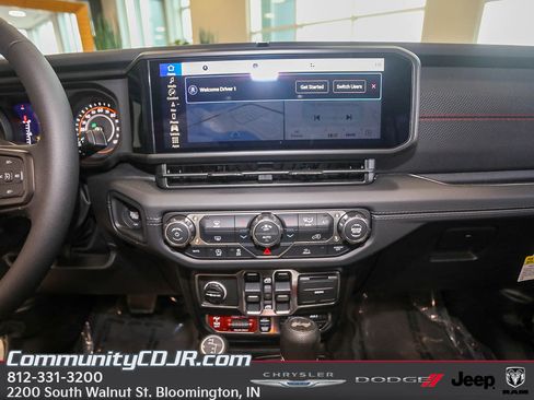 New 2026 Jeep Wrangler Unlimited Rubicon w/ Technology Group AWD/4WD image 15