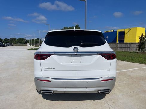 Used 2024 Buick Enclave Essence w/ Experience Buick Package FWD image 6