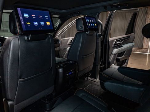 Used 2025 GMC Yukon AT4 w/ AT4 Premium Plus Package image 23