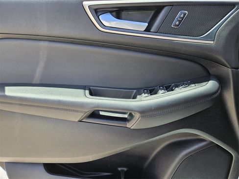 Used 2024 Ford Edge SEL image 23