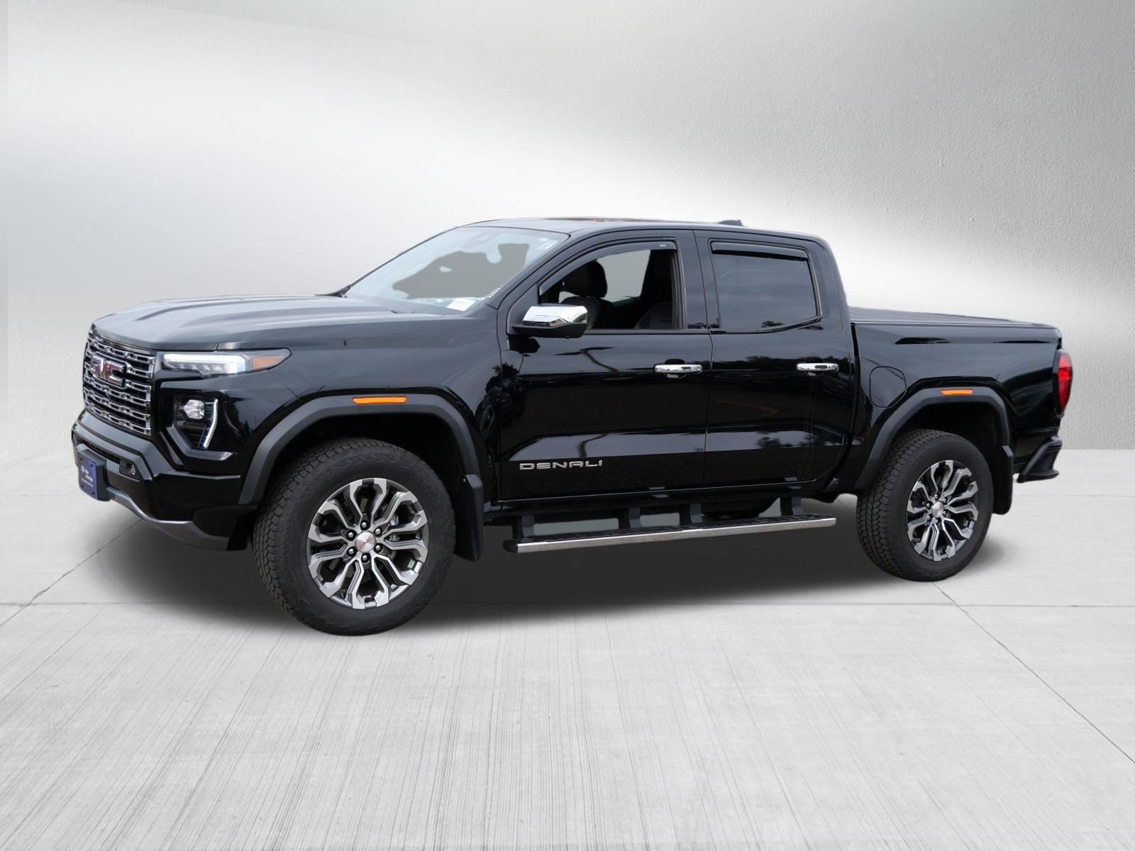 Used 2023 GMC Canyon Denali AWD/4WD image 3
