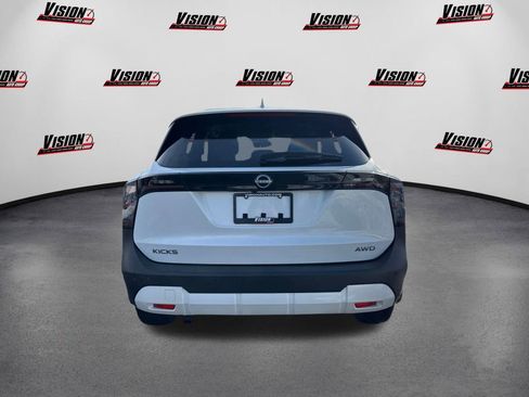 Used 2025 Nissan Kicks SV image 6