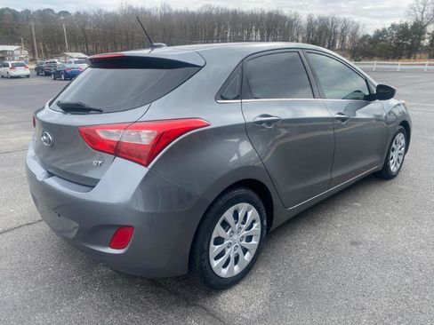 Used 2017 Hyundai Elantra GT image 6