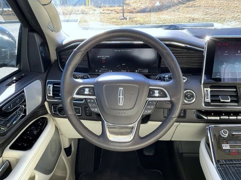 Certified 2021 Lincoln Navigator L Black Label w/ Cargo Convenience Package image 11