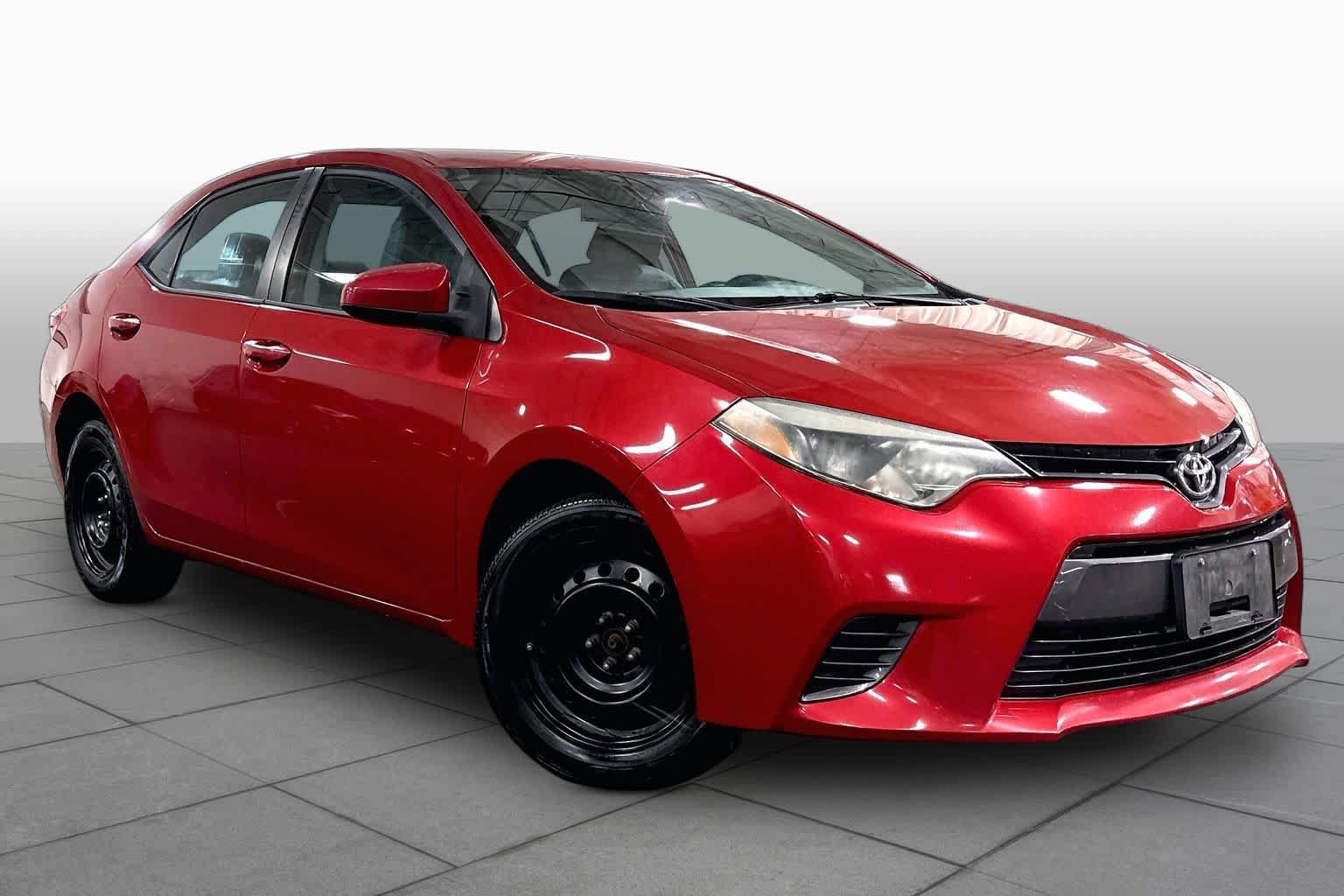 Used 2015 Toyota Corolla LE FWD image 2