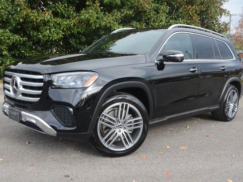 Used 2024 Mercedes-Benz GLS 450 4MATIC image 8