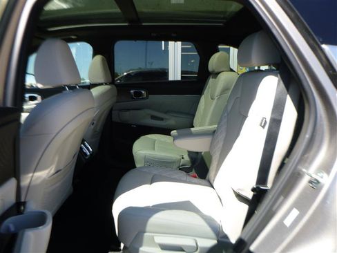 Used 2025 Kia Sorento SX Prestige AWD/4WD image 6