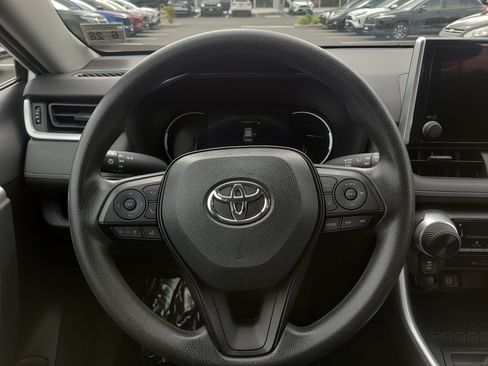 Certified 2023 Toyota RAV4 LE AWD/4WD image 21