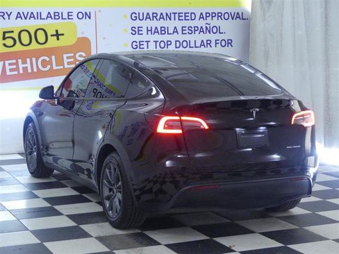 Used 2022 Tesla Model Y Long Range AWD/4WD image 5