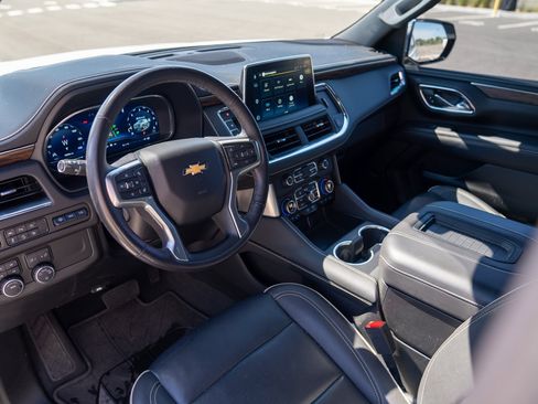 Used 2023 Chevrolet Tahoe Premier AWD/4WD image 4