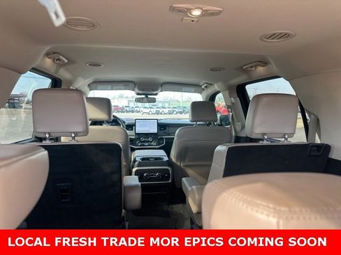 Used 2022 Ford Expedition XLT image 16